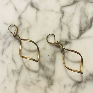NEW Stunning Gold Earrings